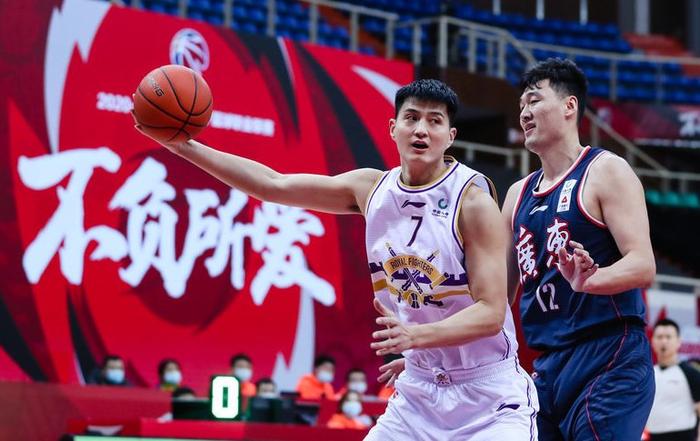 国际足联世俱杯-辽宁男篮雪藏广东宏远，取得双杀战绩的简单介绍